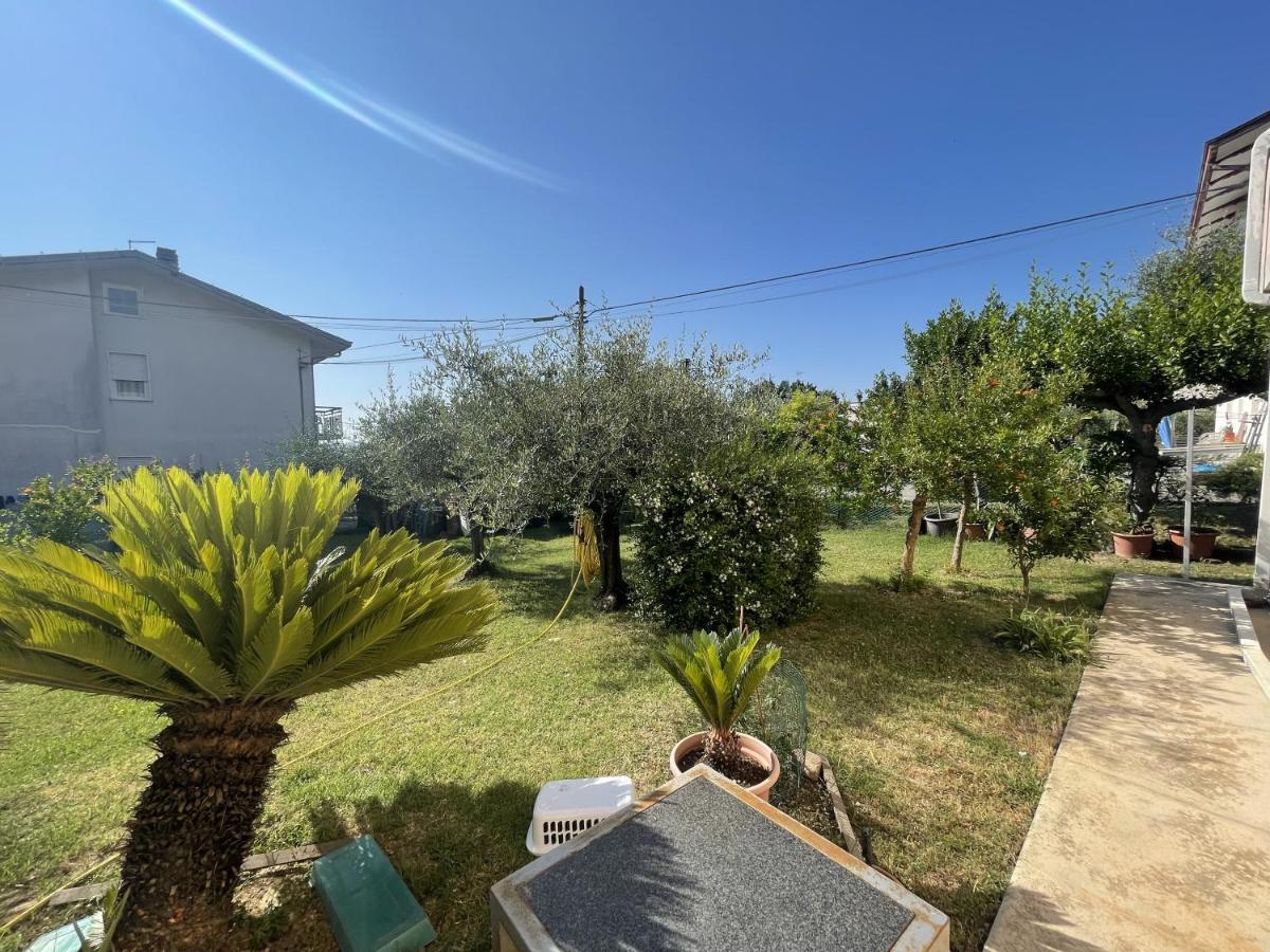 Oasi Di Relax Appartement Santa Maria di Scacciano Buitenkant foto